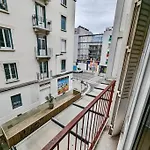 Impeccable Chambre, Bien Place, Calme & Tout Equipe