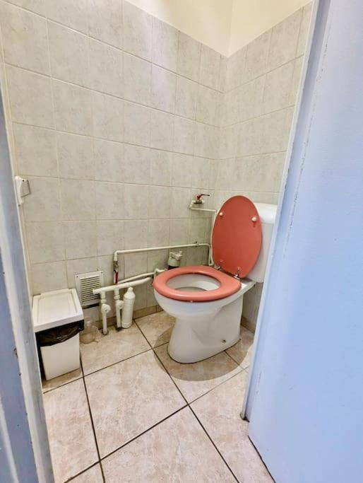 Appartement Impeccable Chambre, Bien Place, Calme & Equipe *